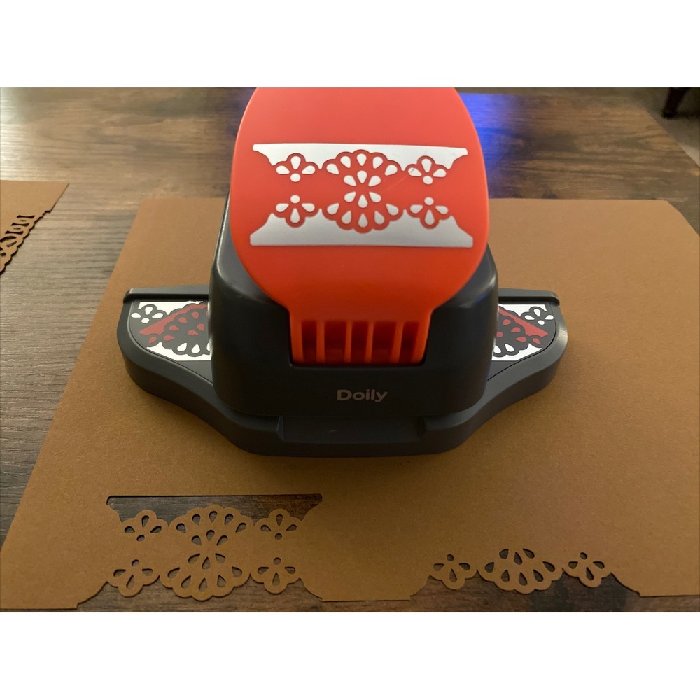 We R Memory Keepers Doily Edge Paper Punch Scrapbook Craft